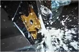 防止切削液發(fā)臭，還鋁合金壓鑄車間一個良好的環(huán)境